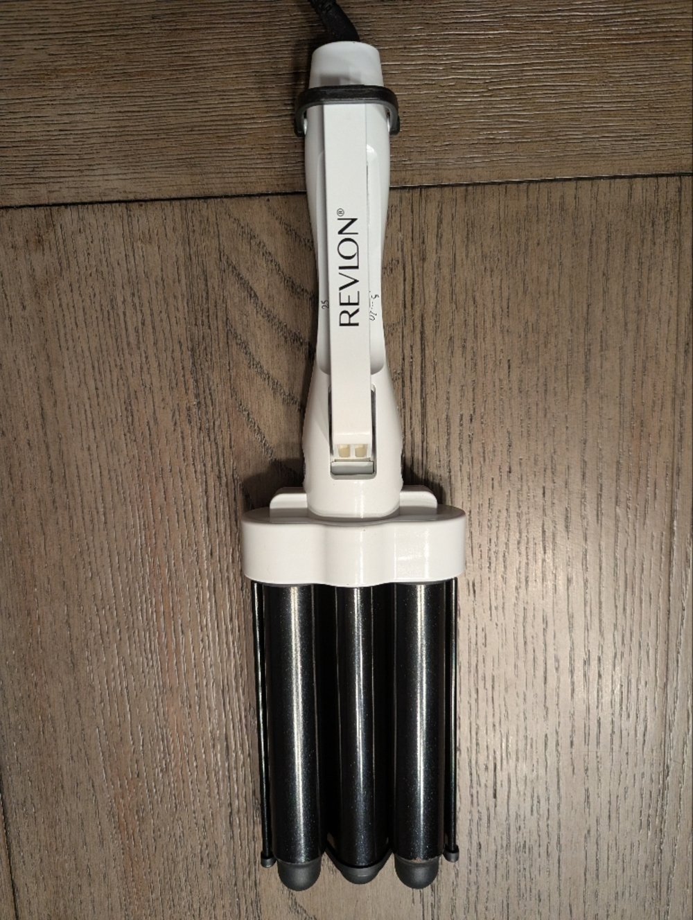 Revlon Triple Barrel Waver - White and Black